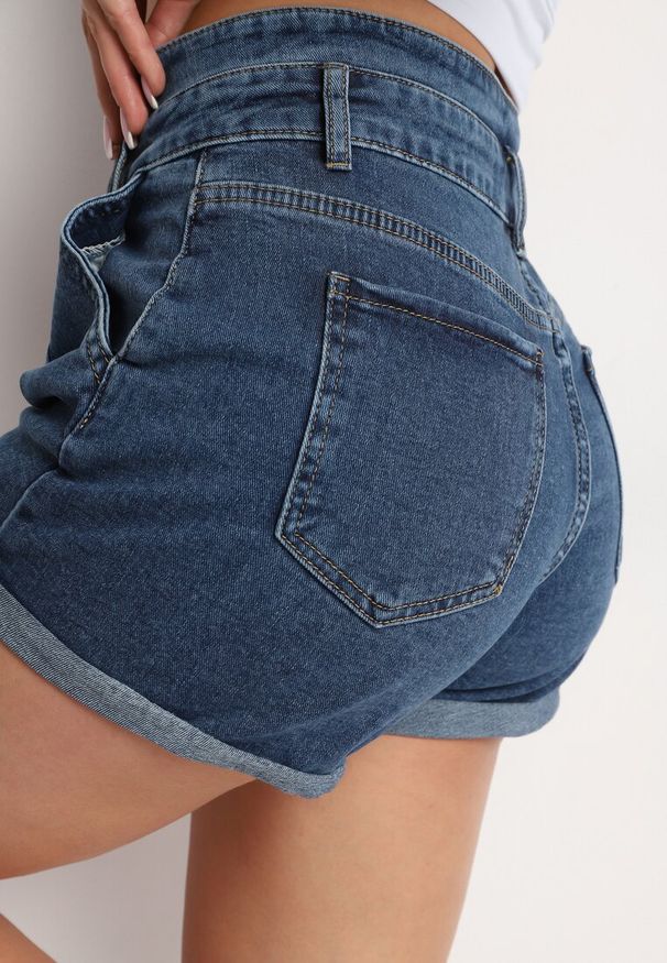 Born2be - Granatowe Jeansowe Szorty z Bawełny z Podwyższonym Stanem Nemorea. Okazja: na co dzień. Stan: podwyższony. Kolor: niebieski. Materiał: jeans, bawełna. Sezon: lato. Styl: casual, klasyczny