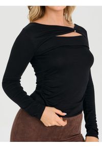 Sinsay - Wiskozowa bluzka z ozdobnym dekoltem - czarny. Kolor: czarny. Materiał: wiskoza #1