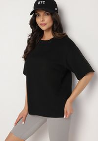 Born2be - Czarny T-shirt z Bawełną w Klasycznym Stylu Meravia. Okazja: na co dzień. Kolor: czarny. Materiał: bawełna. Wzór: gładki. Styl: klasyczny #3