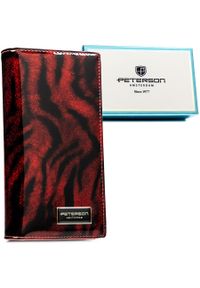 Lakierowany, czerwony portfel damski ze skóry naturalnej i ekologicznej w zwierzęcy wzór PTN PS1431-TDS Peterson. Kolor: czerwony. Materiał: lakier. Wzór: motyw zwierzęcy #1