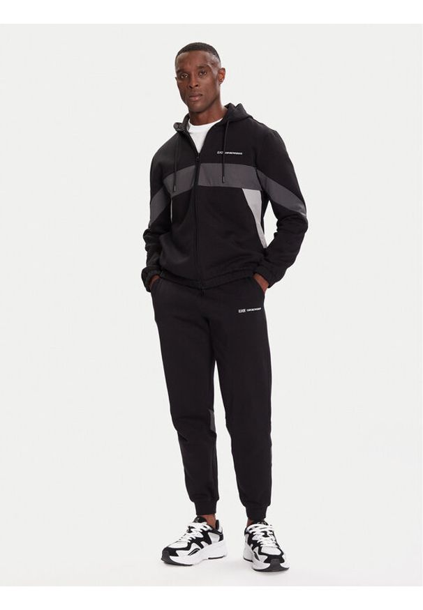 EA7 Emporio Armani Dres 7M000940 AF10377 MC165 Czarny Modern Fit. Kolor: czarny. Materiał: bawełna