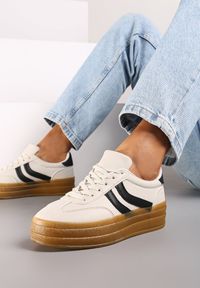 Renee - Beżowe Sneakersy na Grubszej Podeszwie z Przeszyciami Erisosa. Okazja: na co dzień. Kolor: beżowy. Materiał: jeans, skóra #2