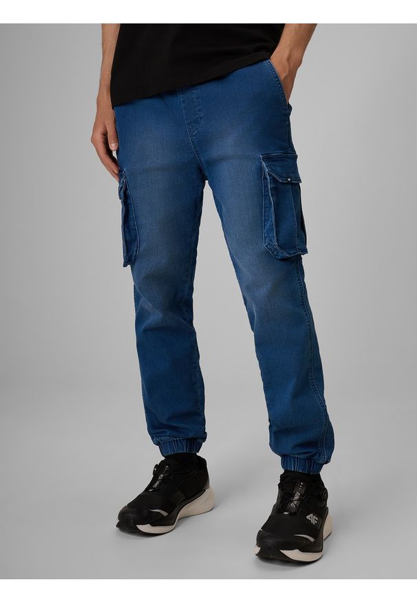 4f - 4F Spodnie casual cargo męskie - denim M. Okazja: na co dzień. Materiał: denim. Styl: casual
