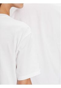 Converse T-Shirt Unisex Chuck Patch 10025458-A03 Biały Standard Fit. Kolor: biały. Materiał: bawełna