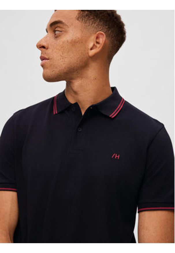 Selected Homme Polo 16087840 Czarny Regular Fit. Typ kołnierza: polo. Kolor: czarny. Materiał: bawełna