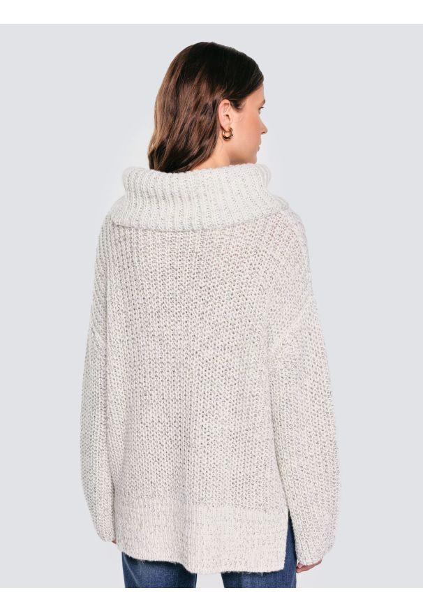 Big-Star - Sweter damski z obszernym golfem melanżowy biały Magdalena 100. Typ kołnierza: golf. Kolor: biały. Materiał: materiał, denim, wełna. Wzór: melanż. Styl: elegancki, klasyczny