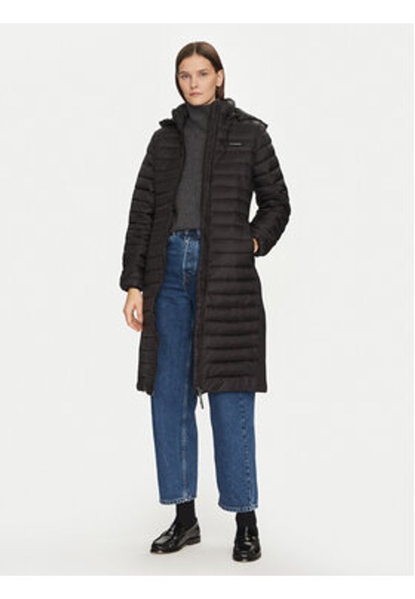 Calvin Klein Płaszcz zimowy K20K207732 Czarny Slim Fit. Kolor: czarny. Materiał: syntetyk. Sezon: zima