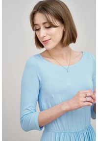 Marie Zélie - Sukienka Emelina błękitna. Kolor: niebieski. Materiał: wiskoza, dzianina, materiał, elastan, tkanina, guma. Styl: klasyczny. Długość: midi #2