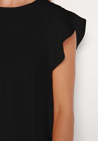 Born2be - Czarna Plisowana Sukienka z Krótkim Rękawem Nlea. Kolor: czarny. Długość rękawa: krótki rękaw #3