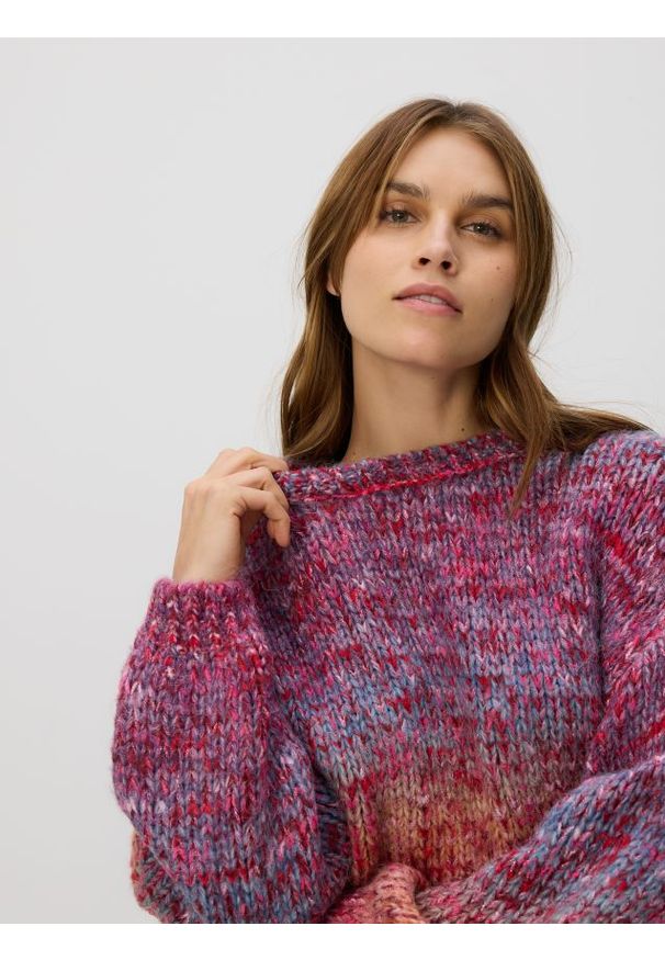 Reserved - Sweter z obniżoną linią ramion - wielobarwny. Materiał: dzianina