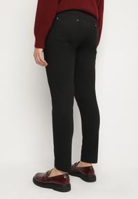 Born2be - Czarne Dopasowane Spodnie Skinny z Gumką w Talii i Kieszeniami Avenelle. Okazja: na co dzień. Kolekcja: plus size. Kolor: czarny. Styl: casual, klasyczny #7