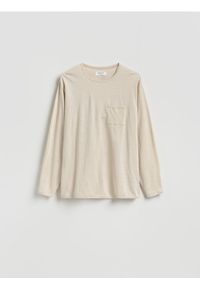 Reserved - Longsleeve regular z kieszonką - beżowy. Kolor: beżowy. Materiał: bawełna, len. Długość rękawa: długi rękaw #1