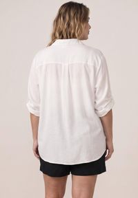 Born2be - Biała Koszula z Bawełną na Lato w Stylu Boho Ozdobiona Koronką Cinnamis. Okazja: na co dzień. Kolor: biały. Materiał: bawełna, koronka. Wzór: aplikacja, koronka. Sezon: lato. Styl: boho #5