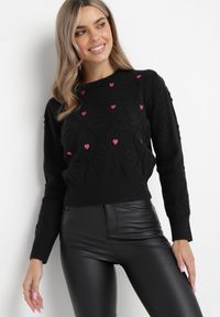 Born2be - Czarny Sweter o Klasycznym Fasonie z Ozdobnym Haftem Aggela. Kolor: czarny. Wzór: haft. Styl: klasyczny