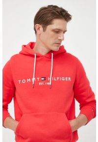 TOMMY HILFIGER - Tommy Hilfiger bluza męska kolor czerwony z kapturem z aplikacją. Typ kołnierza: kaptur. Kolor: czerwony. Materiał: bawełna. Wzór: aplikacja #2