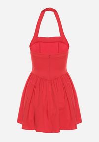 Born2be - Czerwona Rozkloszowana Sukienka Vices z Paskiem na Szyję Nelimira. Okazja: na co dzień. Kolor: czerwony. Wzór: aplikacja. Styl: elegancki, casual #4