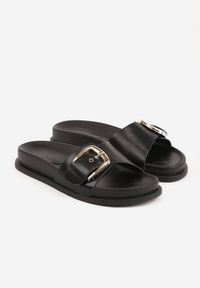 Renee - Czarne Klapki na Platformie z Klamrą Molthoe. Okazja: na co dzień. Kolor: czarny. Wzór: aplikacja. Obcas: na platformie. Styl: casual, elegancki #2