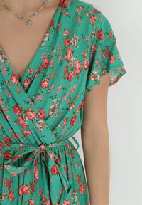 Born2be - Zielona Sukienka Midi z Wiskozy z Gumką w Talii i Krótkim Rękawem Jodys. Kolor: zielony. Materiał: wiskoza. Długość rękawa: krótki rękaw. Długość: midi #4