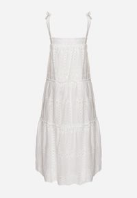 Born2be - Biała Bawełniana Sukienka z Ozdobnym Haftem na Ramiączkach z Kokardkami Quonea. Okazja: na co dzień. Typ kołnierza: kokarda. Kolor: biały. Materiał: bawełna. Długość rękawa: na ramiączkach. Wzór: haft. Typ sukienki: proste. Styl: casual #7