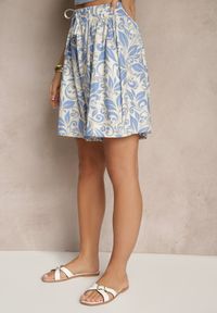 Renee - Niebieskie Szorty High Waist z Wiskozy w Kwiatowy Print Dannalis. Okazja: na spacer. Stan: podwyższony. Kolor: niebieski. Materiał: wiskoza. Wzór: kwiaty, nadruk. Styl: elegancki