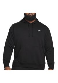 Bluza Nike Sportswear Club CZ7857-010 - czarna. Typ kołnierza: kaptur. Kolor: czarny. Materiał: bawełna, poliester, materiał. Wzór: aplikacja. Styl: klasyczny, sportowy