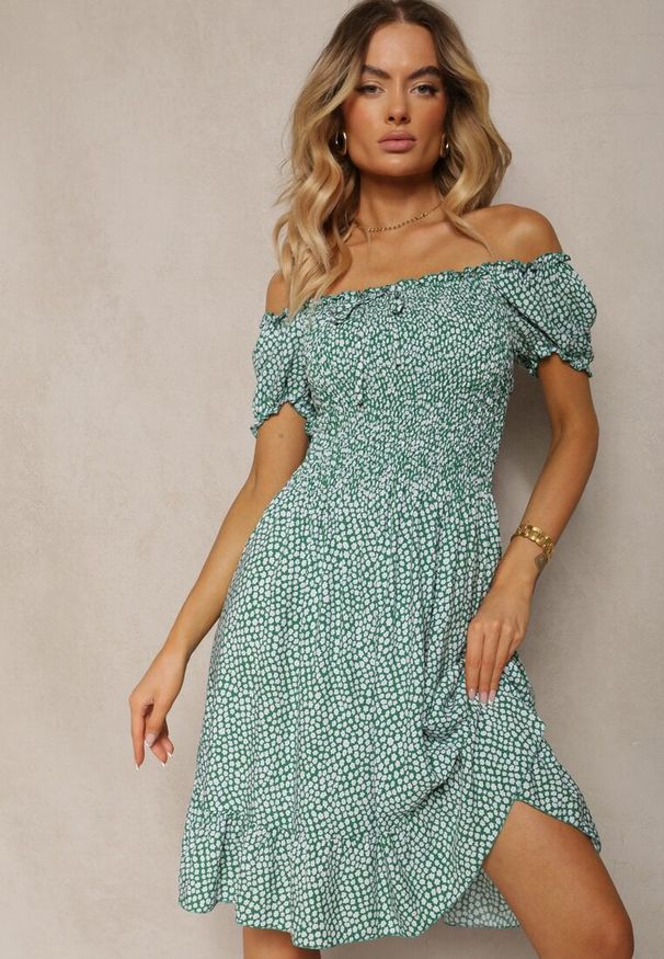 Renee - Zielona Sukienka Midi o Fasonie Bawełnianej Hiszpanki Nairo. Okazja: na co dzień. Typ kołnierza: dekolt hiszpanka. Kolor: zielony. Materiał: bawełna. Styl: casual, elegancki. Długość: midi