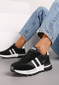 Renee - Czarne Sneakersy na Płaskiej Podeszwie z Paskami Erisona. Okazja: na co dzień. Zapięcie: pasek. Kolor: czarny. Materiał: jeans, bawełna. Wzór: paski. Obcas: na płaskiej podeszwie #3