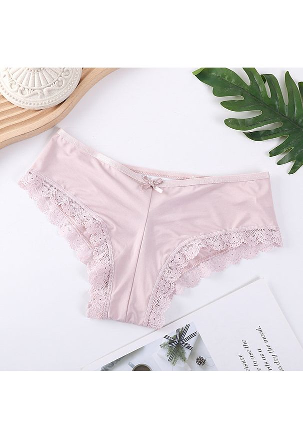 Intica - Koronkowe szorty z wycięciami bielizna damska Eurielle. Kolor: różowy. Materiał: koronka. Wzór: koronka