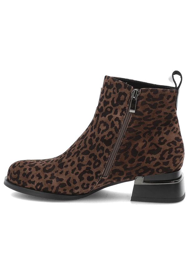 Brązowe Botki S.Barski Eleganckie Buty Damskie Panterka. Okazja: na co dzień. Kolor: brązowy. Materiał: materiał. Szerokość cholewki: normalna. Wzór: motyw zwierzęcy. Obcas: na obcasie. Styl: elegancki. Wysokość obcasa: średni