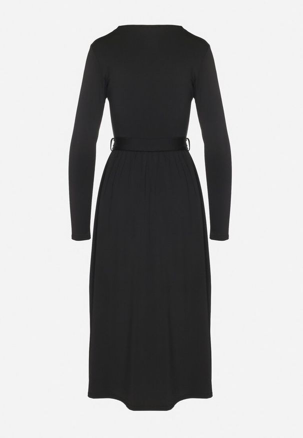 Born2be - Czarna Sukienka Kopertowa z Wiskozą Wiązana w Talii Drestalia. Okazja: na co dzień. Typ kołnierza: dekolt w kształcie V. Kolor: czarny. Materiał: wiskoza. Długość rękawa: długi rękaw. Typ sukienki: kopertowe. Styl: casual, klasyczny