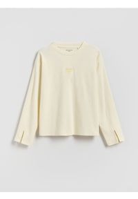 Reserved - Koszulka z haftem - kremowy. Kolor: kremowy. Materiał: bawełna. Wzór: haft
