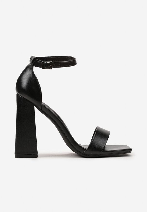 Renee - Czarne Eleganckie Sandały na Słupku z Paskiem ze Sprzączką Yvelisse. Zapięcie: pasek. Kolor: czarny. Obcas: na słupku. Styl: elegancki