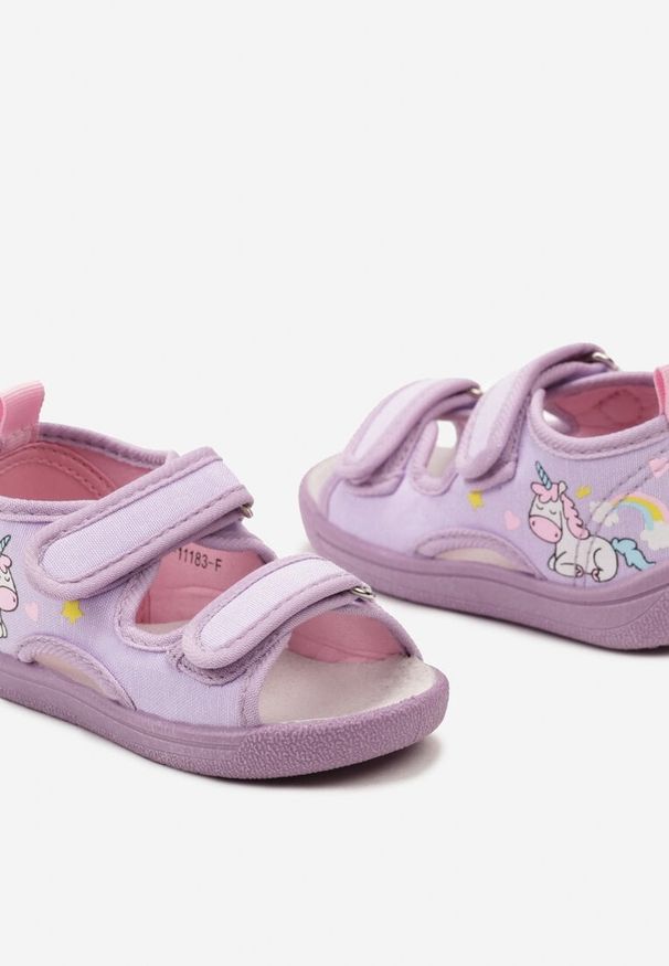Born2be - Fioletowe Płaskie Sandały Zapinane na Rzep z Bajkowym Motywem Litta. Okazja: na co dzień. Zapięcie: rzepy. Kolor: fioletowy. Wzór: motyw z bajki. Sezon: lato. Styl: casual