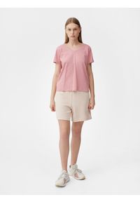 4f - T-shirt regular gładki damski. Kolor: różowy. Materiał: bawełna. Wzór: gładki #1