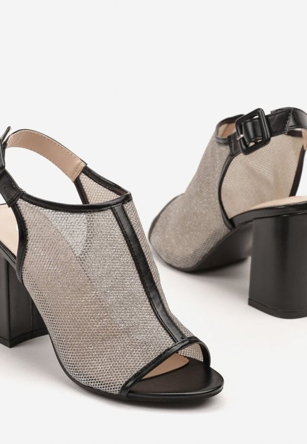 Renee - Czarne Sandały w Stylu Botków na Słupku z Brokatem i Klamerką Boltewi. Okazja: na co dzień. Kolor: czarny. Materiał: jeans. Wzór: aplikacja. Obcas: na słupku. Styl: casual, elegancki. Wysokość obcasa: średni