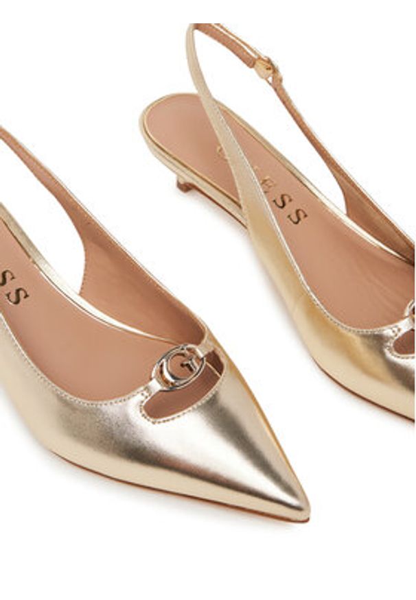 Guess Czółenka FLTJES LEM05 Złoty. Kolor: złoty. Materiał: skóra