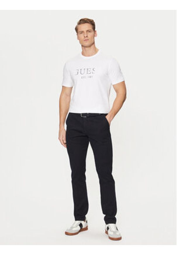 Guess T-Shirt M5RI12 J1314 Biały Slim Fit. Kolor: biały. Materiał: bawełna
