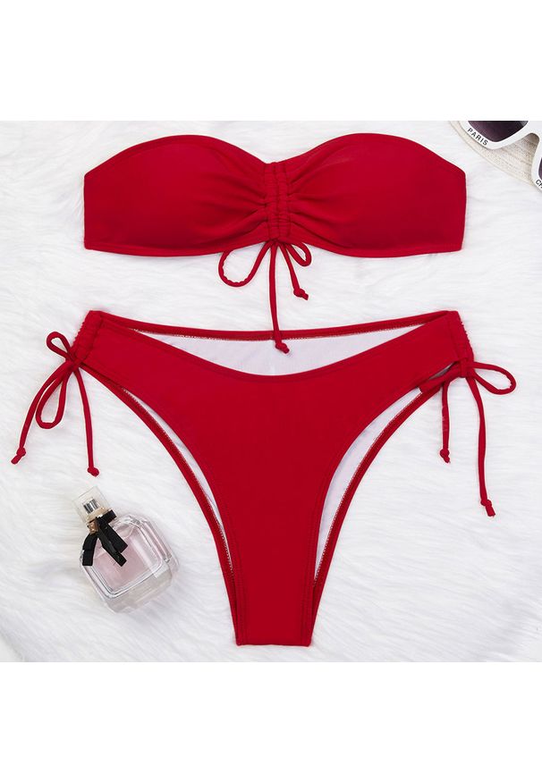 Intica - Strój kąpielowy bez ramiączek plażowy fason Macie. Kolor: czerwony. Materiał: materiał