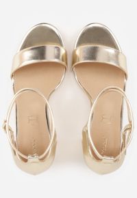 Born2be - Złote Sandały na Obcasie VICES z Wkładką ze Skóry Naturalnej i Paskami Paphis. Okazja: do pracy, na co dzień. Zapięcie: pasek. Kolor: złoty. Materiał: skóra. Wzór: paski. Obcas: na obcasie. Styl: elegancki, casual. Wysokość obcasa: średni #4