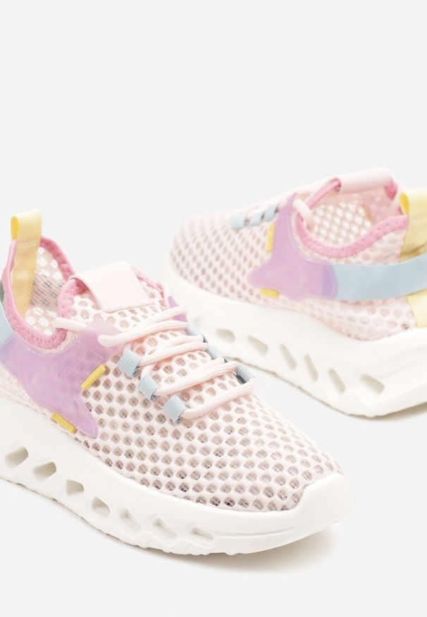 Renee - Różowe Buty Sportowe Sneakersy Siateczkowe na Tłoczonej Platformie Lurilia. Okazja: na co dzień. Kolor: różowy. Materiał: jeans. Obcas: na platformie