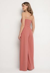 Born2be - Ciemnoróżowy Kombinezon z Trójkątnym Dekoltem na Cienkich Ramiączkach Iliantia. Okazja: na co dzień. Kolor: różowy. Długość rękawa: na ramiączkach. Długość: długie. Styl: casual #5