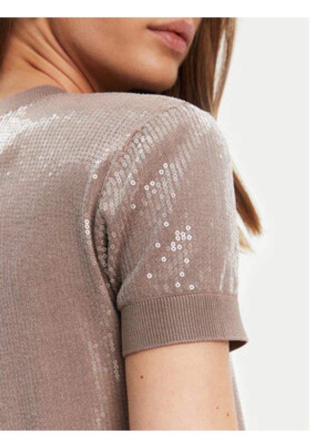 Guess Sweter W5YR21 Z3E70 Brązowy Regular Fit. Kolor: brązowy. Materiał: wiskoza