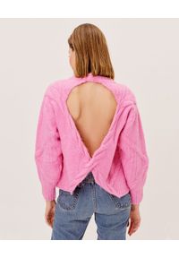 For Love & Lemons - FOR LOVE & LEMONS - Różowy sweter z wycięciem na plecach Carly. Okazja: na co dzień. Kolor: różowy, wielokolorowy, fioletowy. Materiał: jeans, dzianina. Długość rękawa: długi rękaw. Długość: długie. Wzór: ze splotem. Styl: casual #1