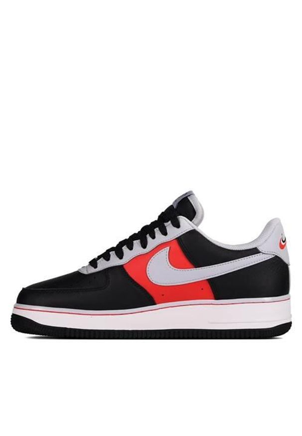 Buty do chodzenia męskie Nike Air Force 1 Low '07. Kolor: czarny. Materiał: materiał, skóra, syntetyk. Szerokość cholewki: normalna. Model: Nike Air Force. Sport: turystyka piesza