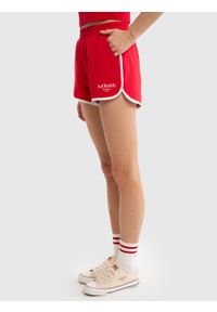 Big-Star - Szorty damskie bawełniane z białą lamówką z linii Authentic czerwone Karnelia 603/ Nakada 603. Kolor: czerwony. Materiał: bawełna. Długość: krótkie. Sezon: lato. Styl: wakacyjny #7