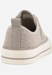 Renee - Jasnoszare Szydełkowe Trampki o Klasycznym Fasonie Vovessa. Okazja: na co dzień. Kolor: szary. Materiał: jeans. Szerokość cholewki: normalna. Styl: klasyczny #4