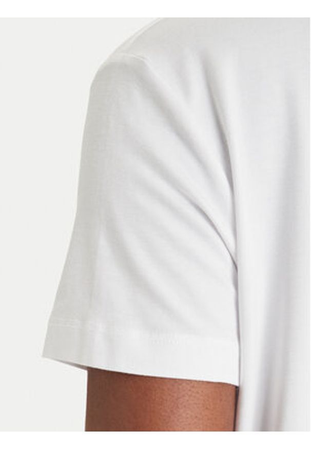 Guess T-Shirt E6GI01 K68D2 Biały Regular Fit. Kolor: biały. Materiał: wiskoza