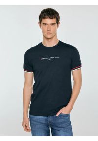 Big-Star - Koszulka męska z kontrastowym wykoŅczeniem granatowa Bortor 403. Kolor: niebieski. Materiał: bawełna. Wzór: nadruk #1