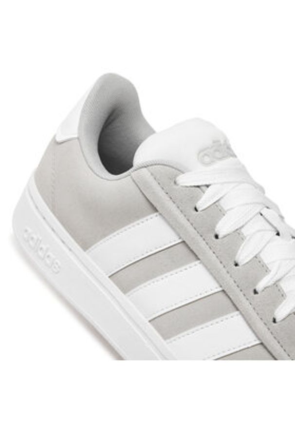 Adidas - adidas Sneakersy Grand Court Alpha JH7234 Szary. Kolor: szary. Materiał: zamsz, skóra