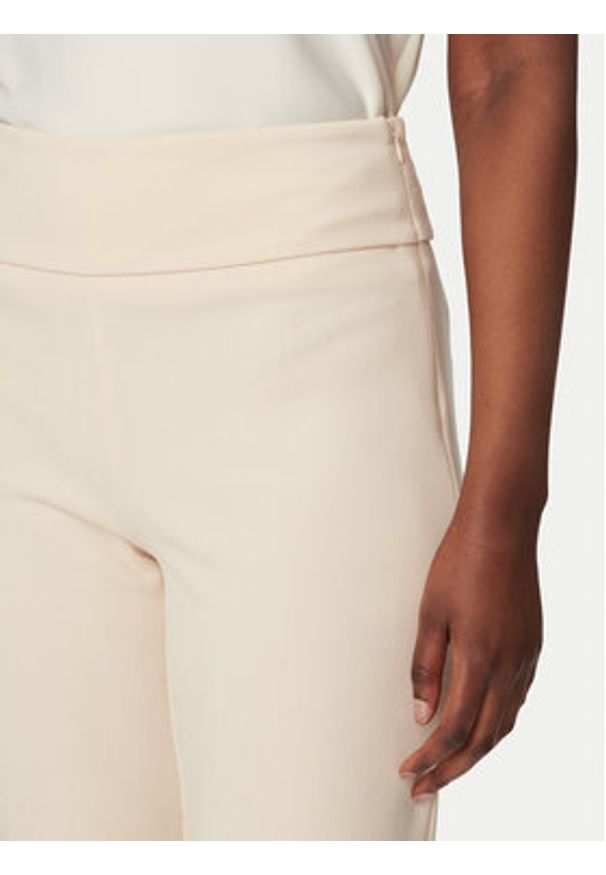 Rinascimento Spodnie materiałowe CFC0127875003 Beżowy Straight Fit. Kolor: beżowy. Materiał: syntetyk